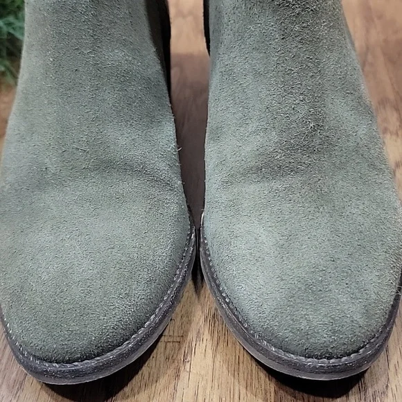 Madewell Khaki Suede Ankle Booties - Picture 5 of 12